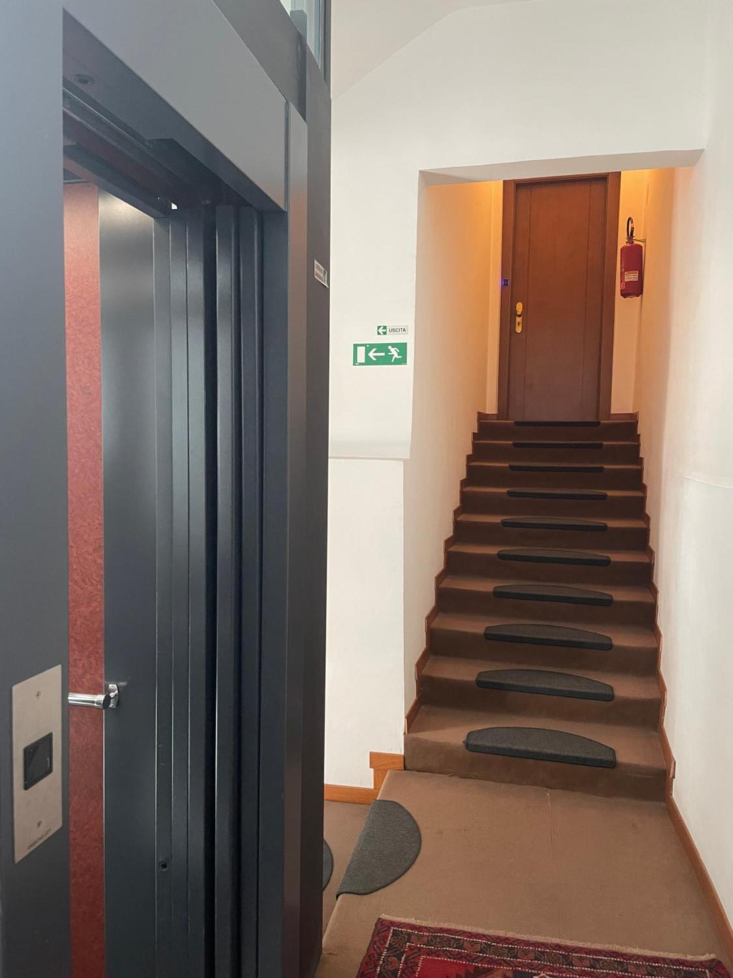 Hotel La Piazzetta Castellammare del Golfo Exterior foto
