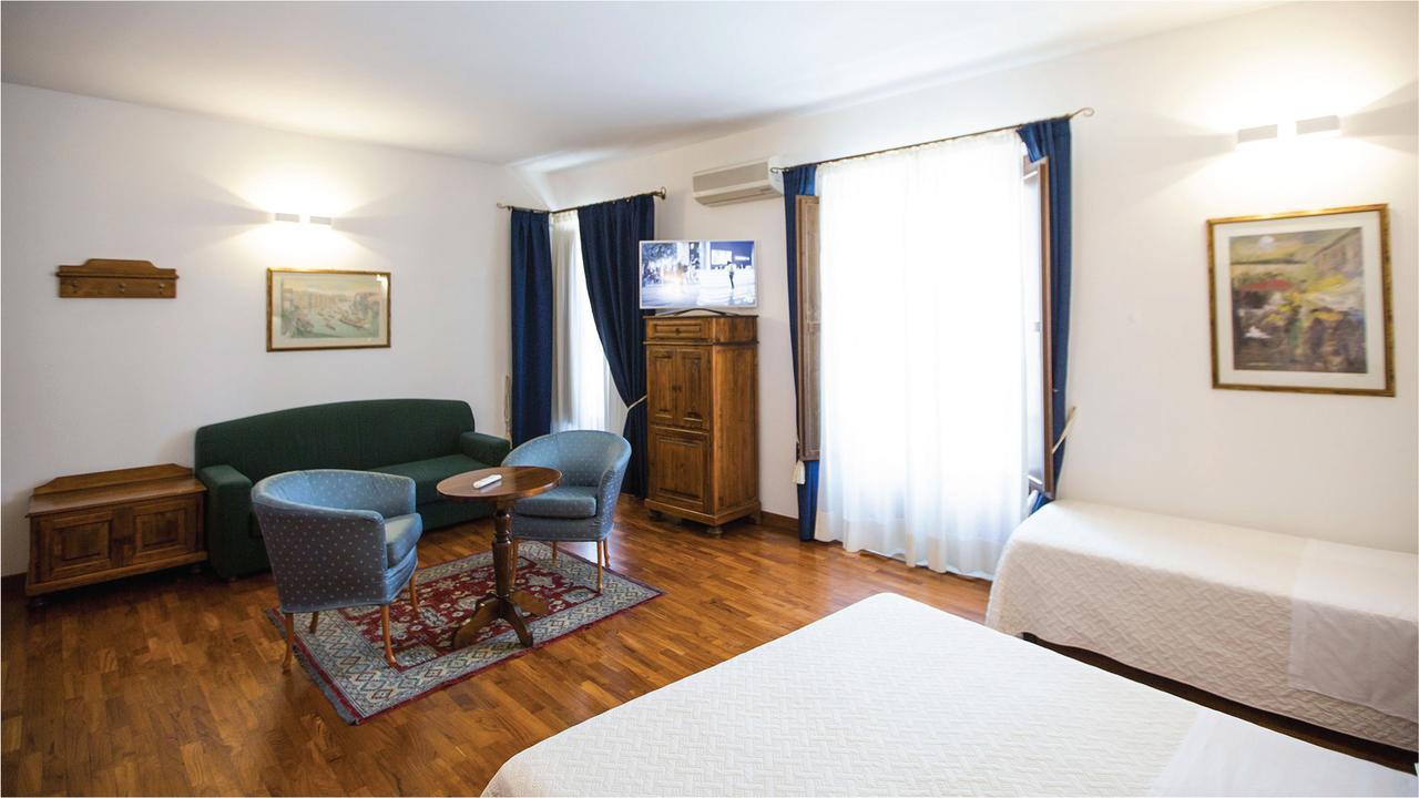 Hotel La Piazzetta Castellammare del Golfo Exterior foto