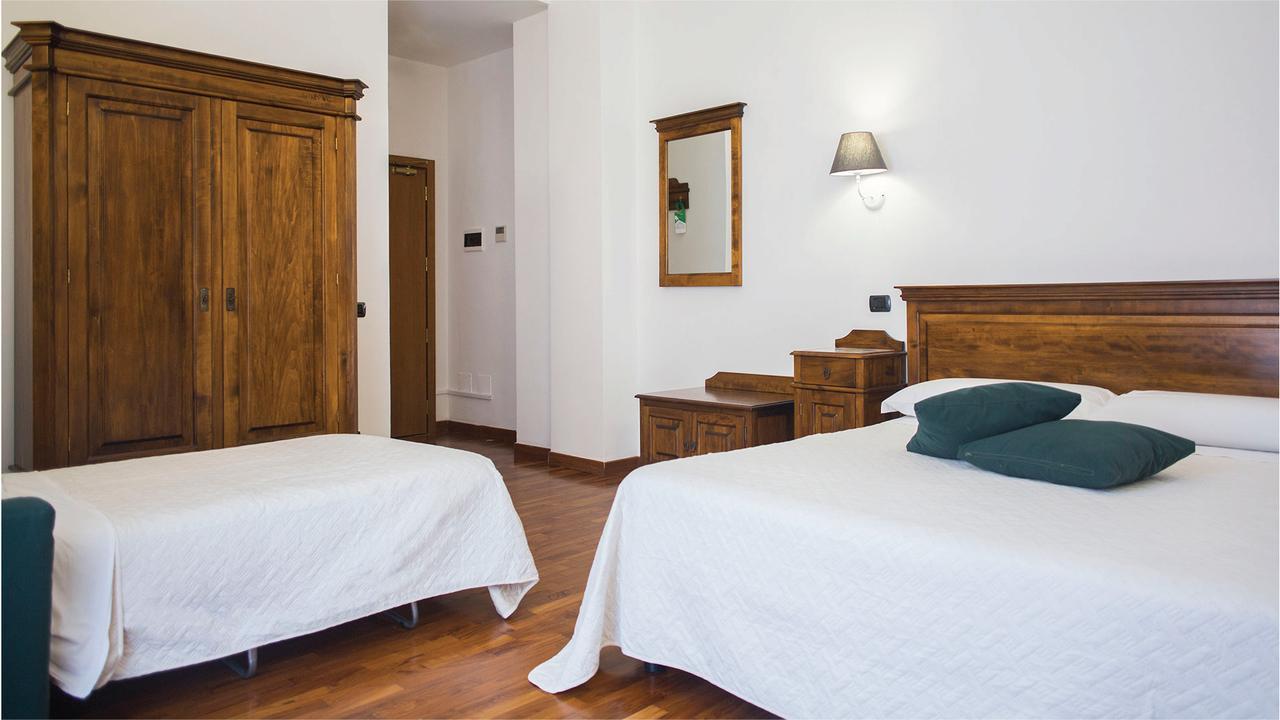 Hotel La Piazzetta Castellammare del Golfo Exterior foto