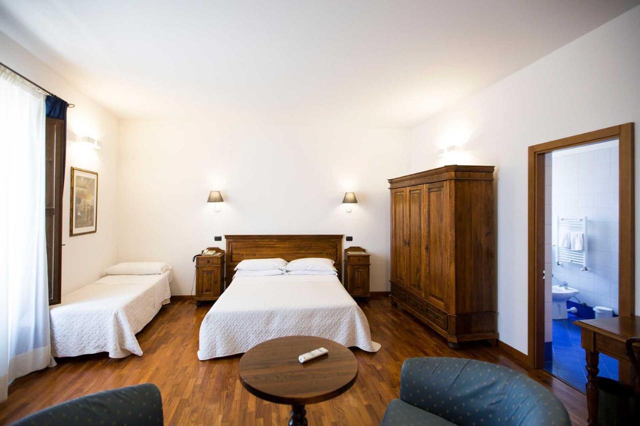 Hotel La Piazzetta Castellammare del Golfo Exterior foto